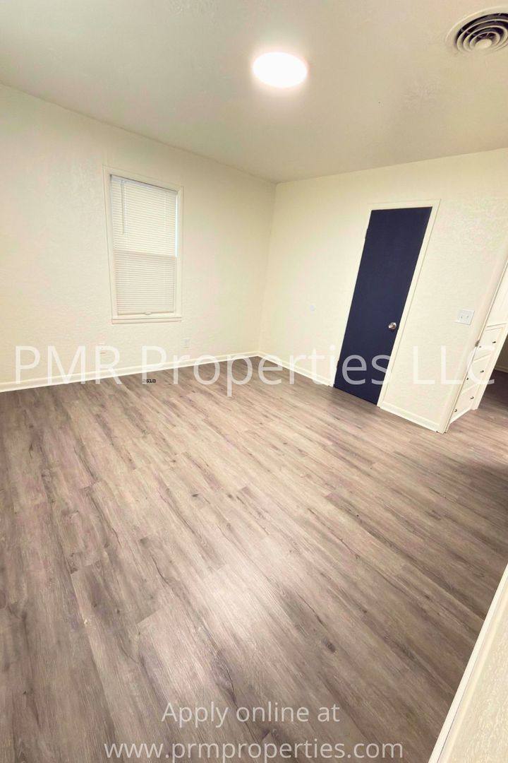 House for rent at 2604 SW Ave, Texarkana, TX 75505