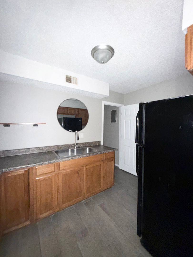 Apartment for rent at 1526 Pineville Rd, Neosho, MO 64850