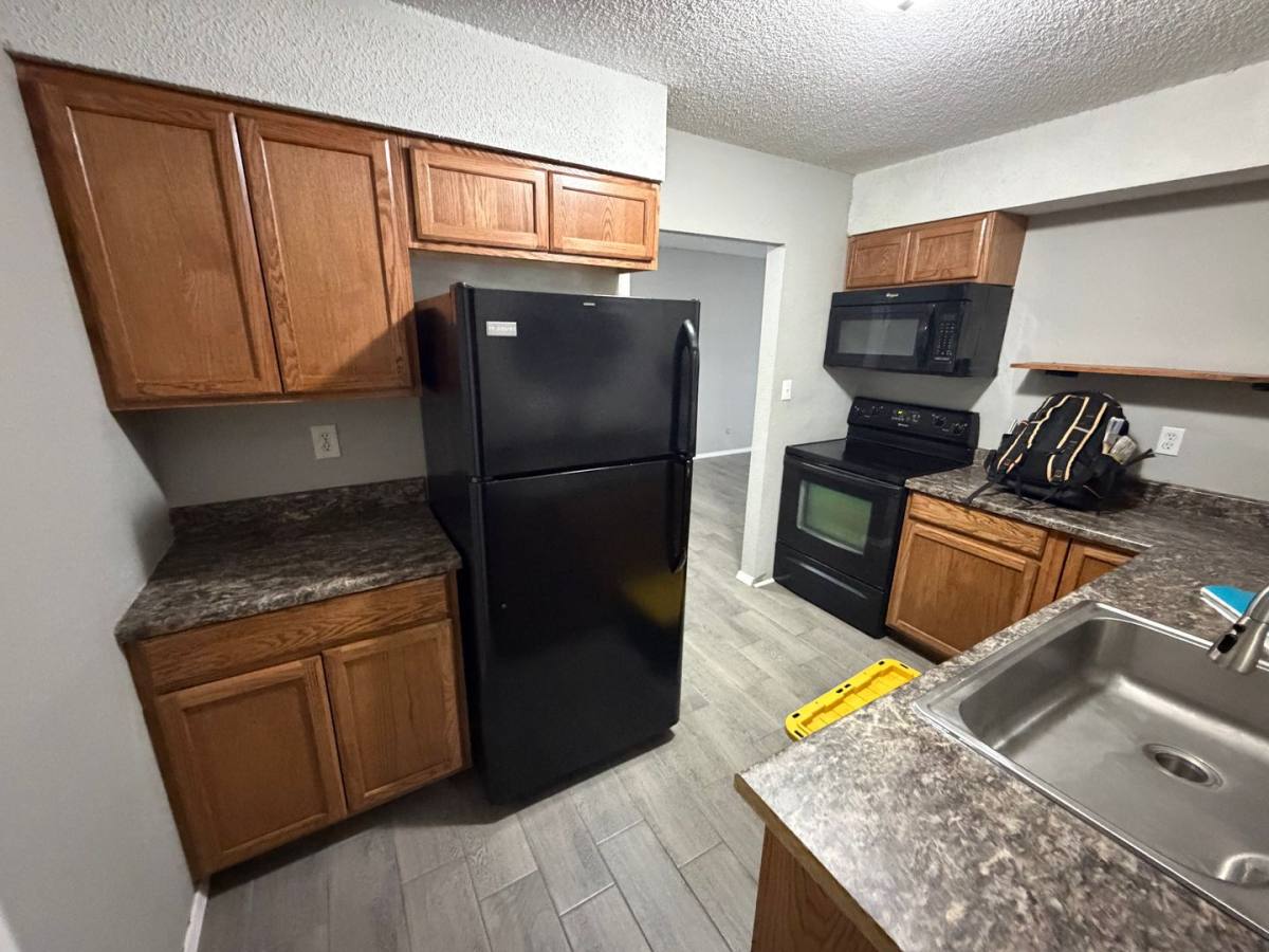 Apartment for rent at 1526 Pineville Rd, Neosho, MO 64850