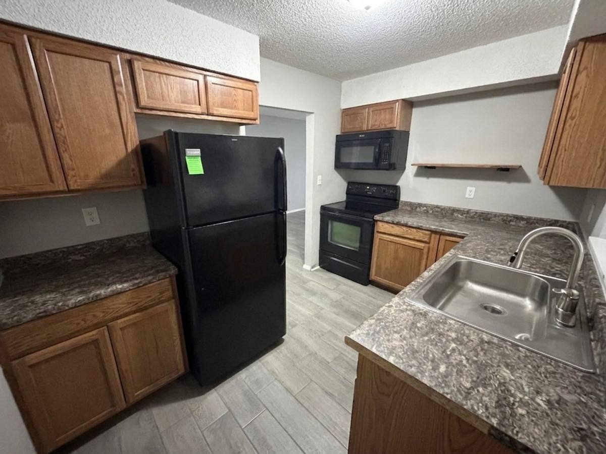 Apartment for rent at Cedar Ridge, 1526 Pineville Rd, Neosho, MO 64850