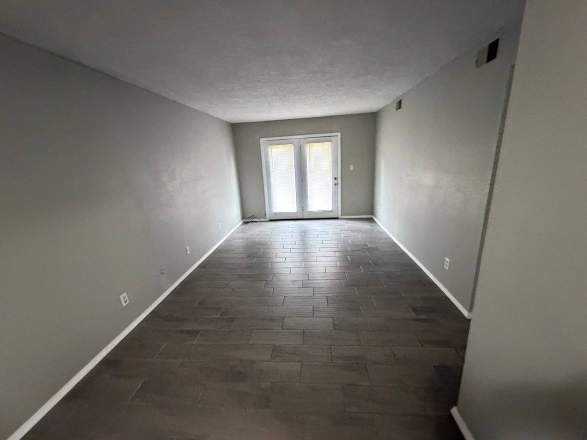Apartment for rent at 1526 Pineville Rd, Neosho, MO 64850