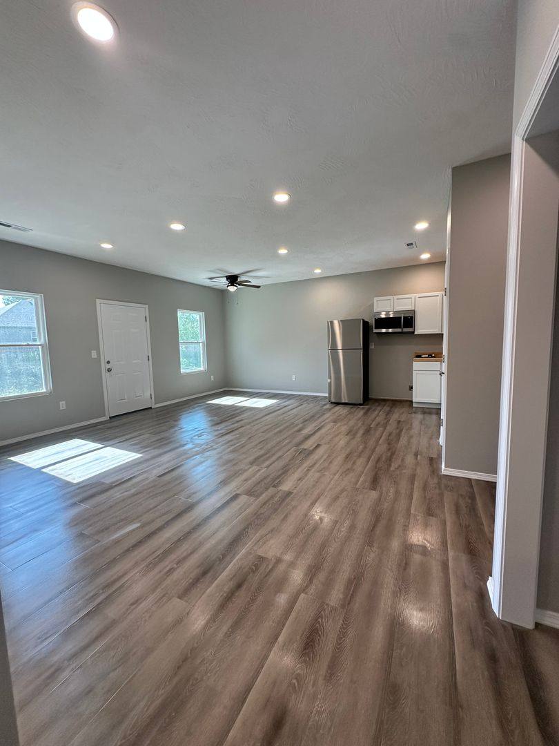 Apartment for rent at 590-588 N Airport Rd, Strafford, MO 65757
