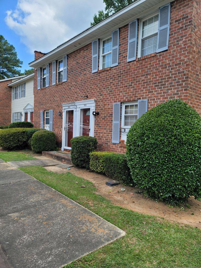 Apartment for rent at 1704 Ashford Lane, Columbia, SC 29210