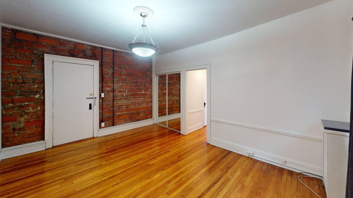 Apartment for rent at 12479 Cedar Rd, Cleveland, OH 44106