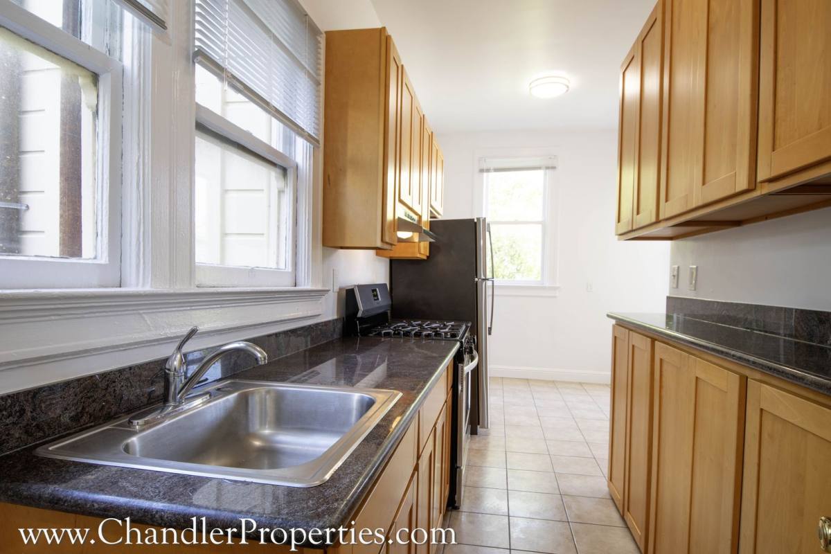 Apartment for rent at 2400-4 Bush St, San Francisco, CA 94115