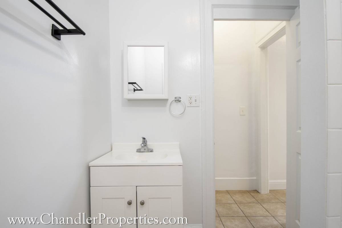 Apartment for rent at 2400-4 Bush St, San Francisco, CA 94115