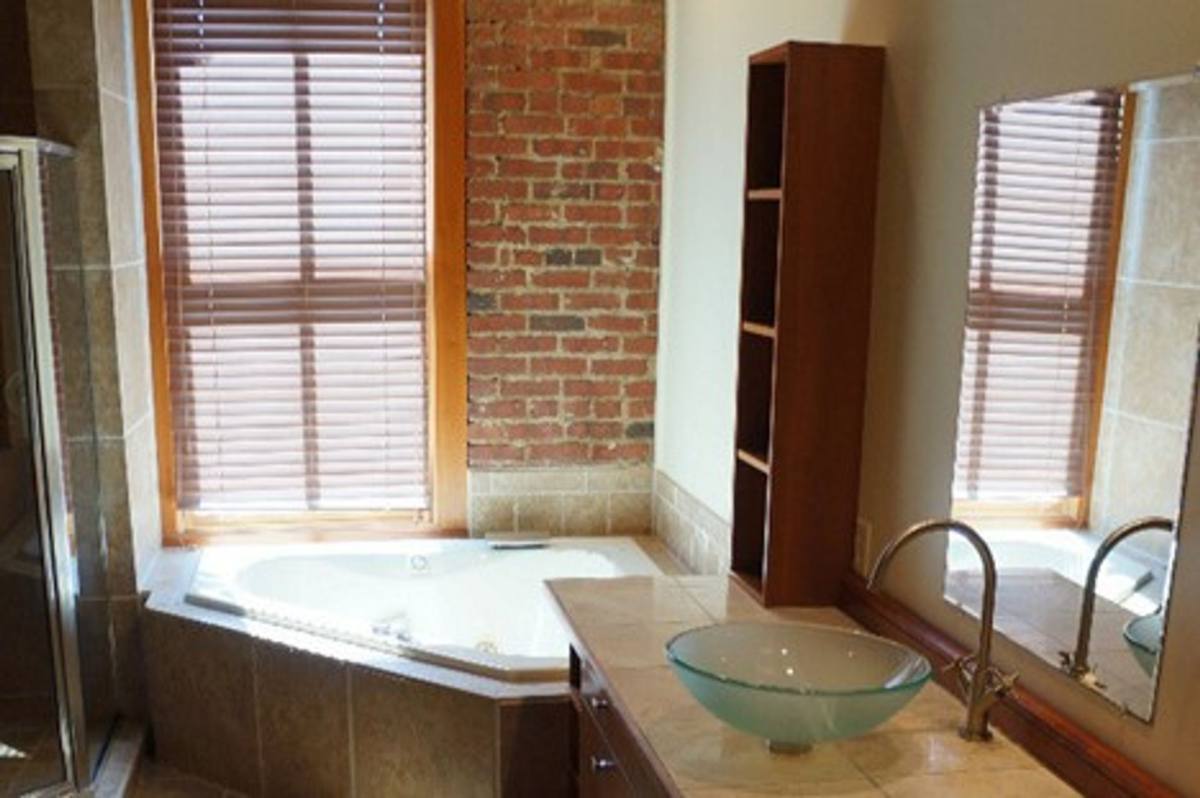 Apartment for rent at 413 N Center, Bloomington, IL 61701