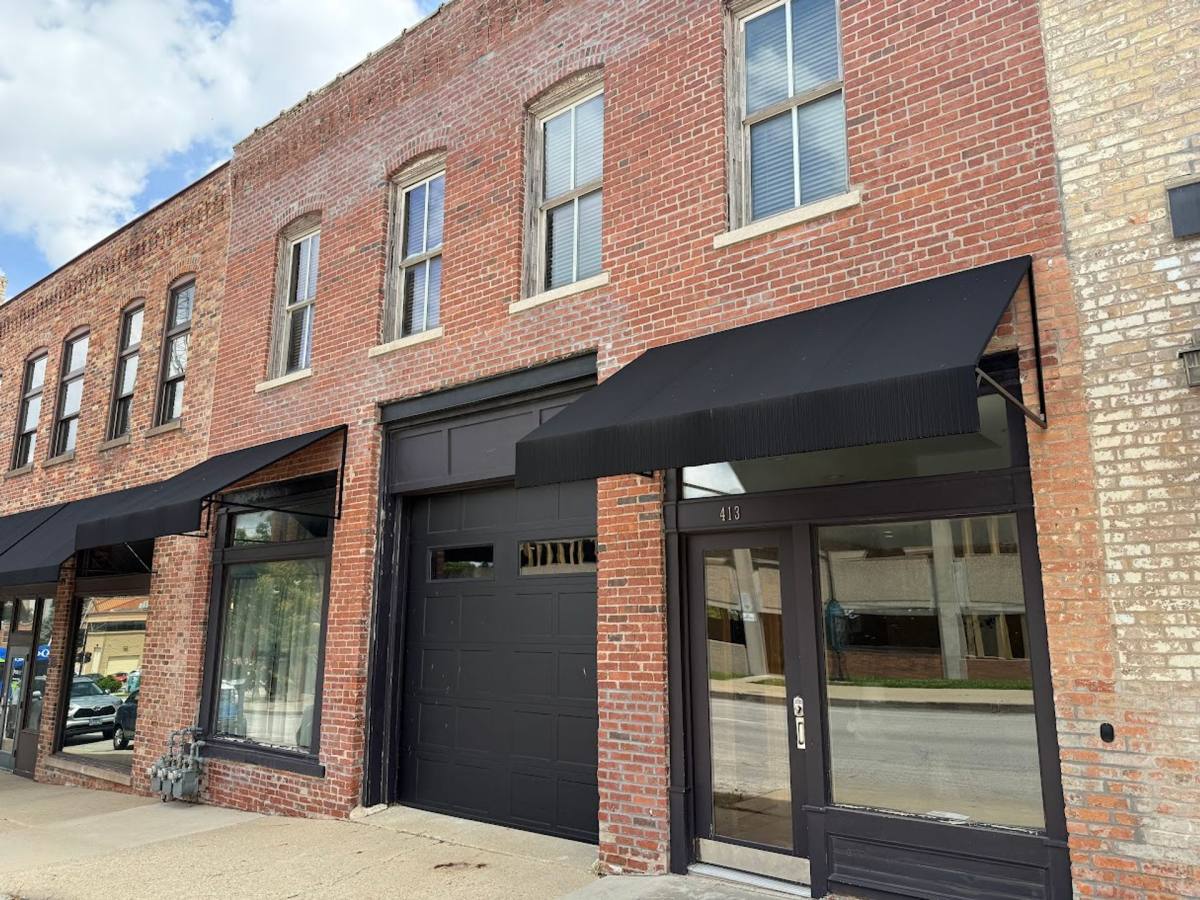 Apartment for rent at 413 N Center, Bloomington, IL 61701