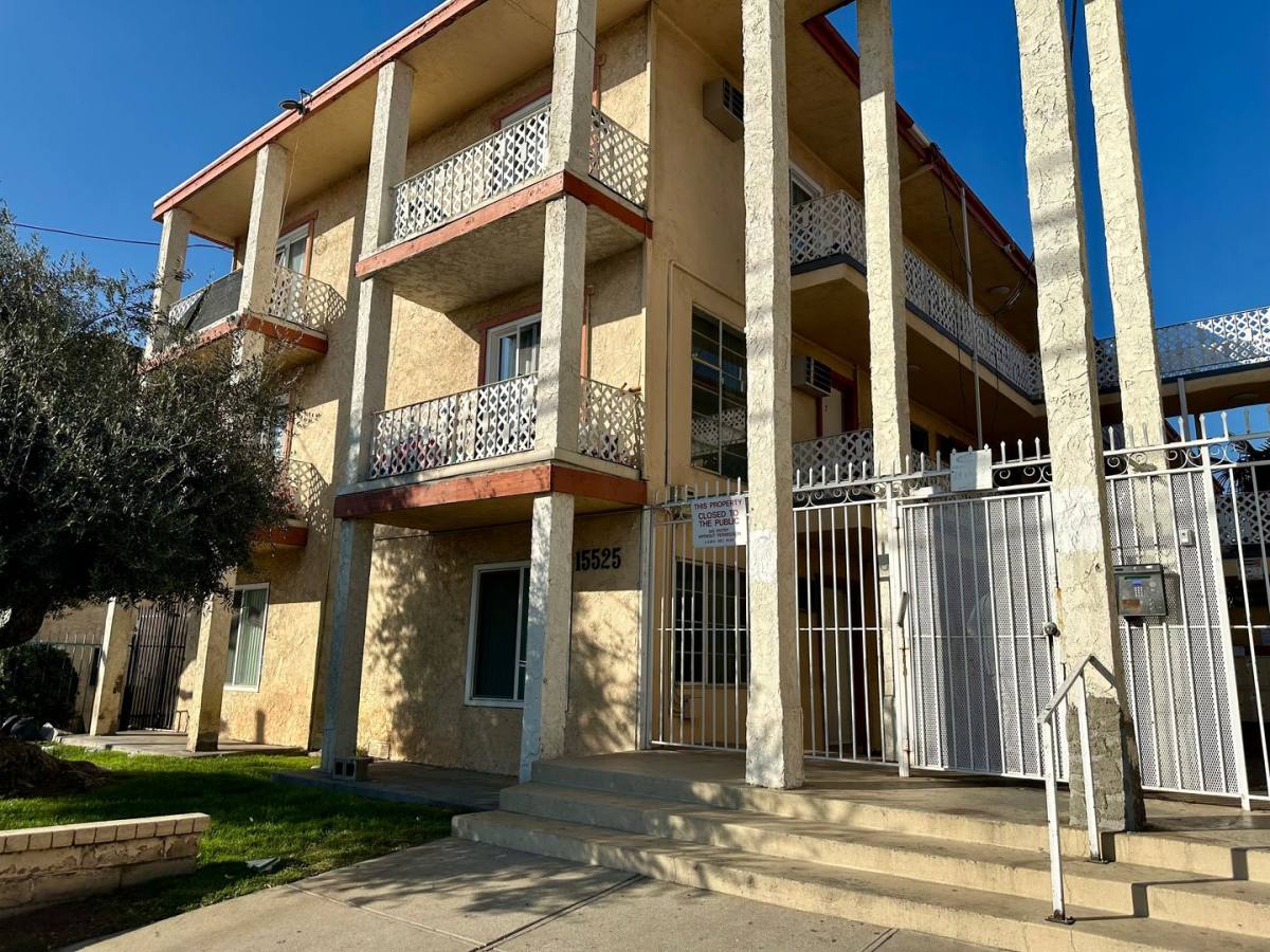 Apartment for rent at 15525 Nordhoff St, North Hills, CA 91343
