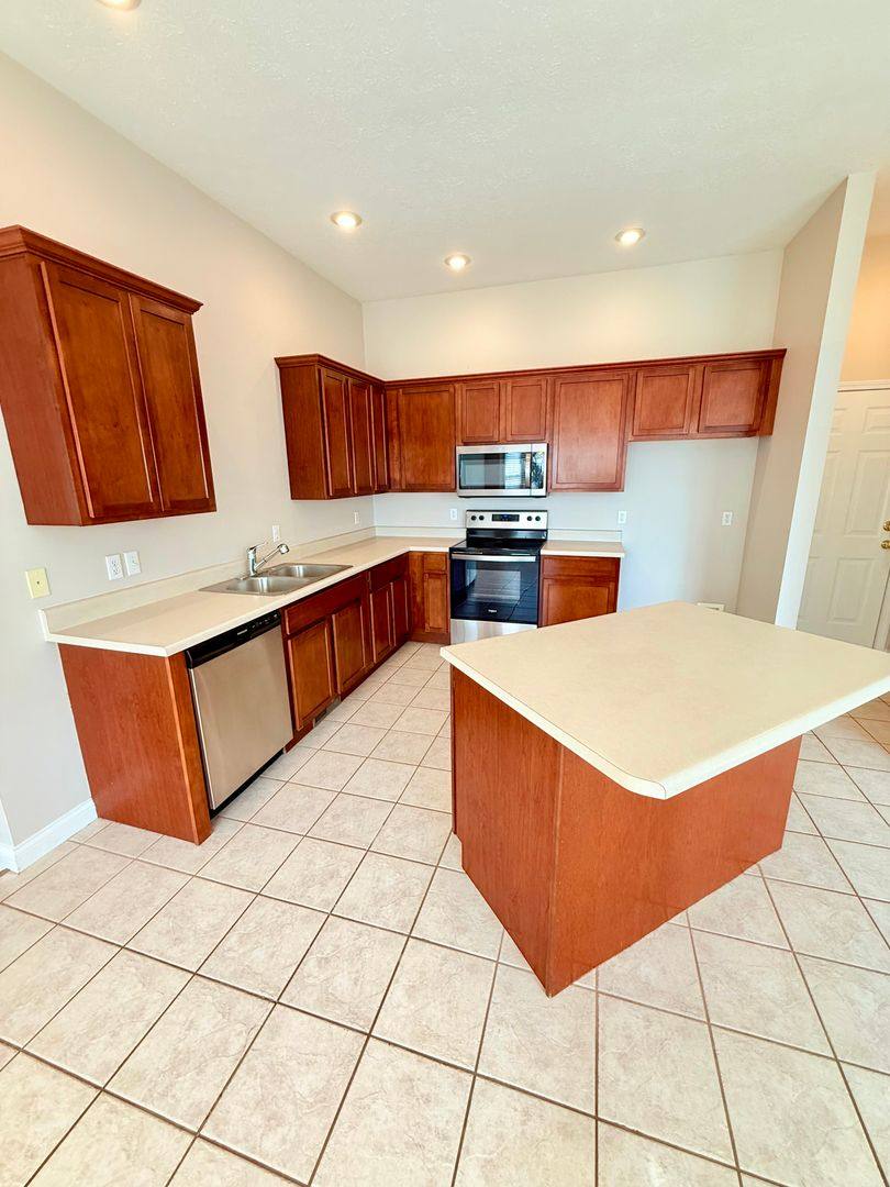 House for rent at 1148 S Elmwood Ave, Springfield, MO 65804