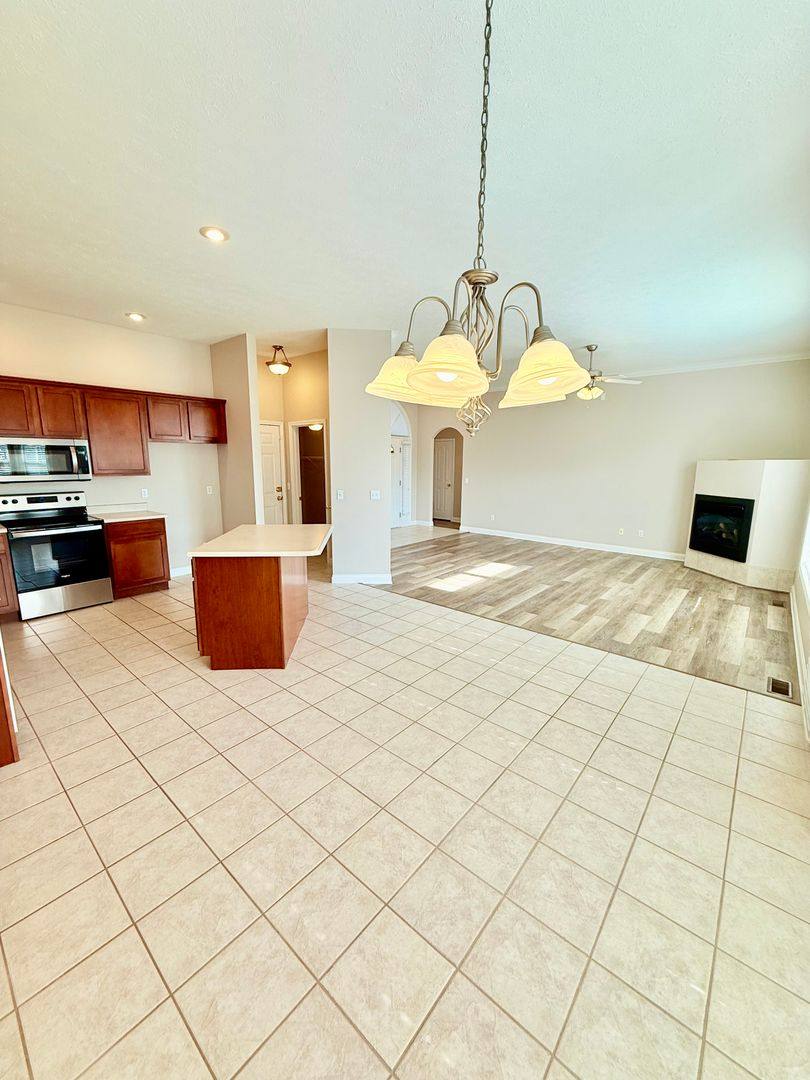 House for rent at 1148 S Elmwood Ave, Springfield, MO 65804
