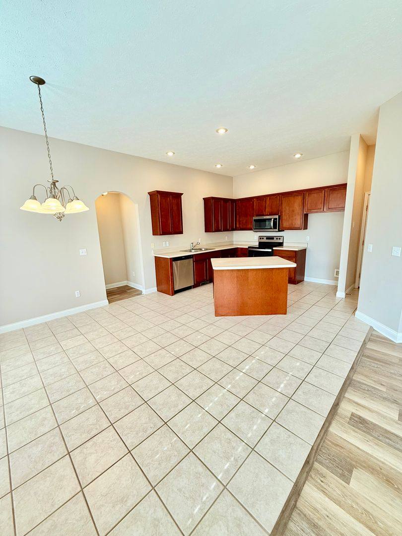 House for rent at 1148 S Elmwood Ave, Springfield, MO 65804