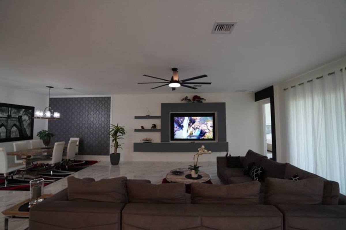House for rent at 15750 Longboat Key Dr, Loxahatchee, FL 33470