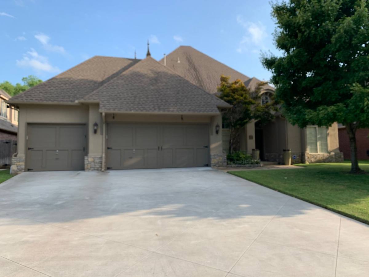 House for rent at 8664 E 103rd St, Tulsa, OK 74133