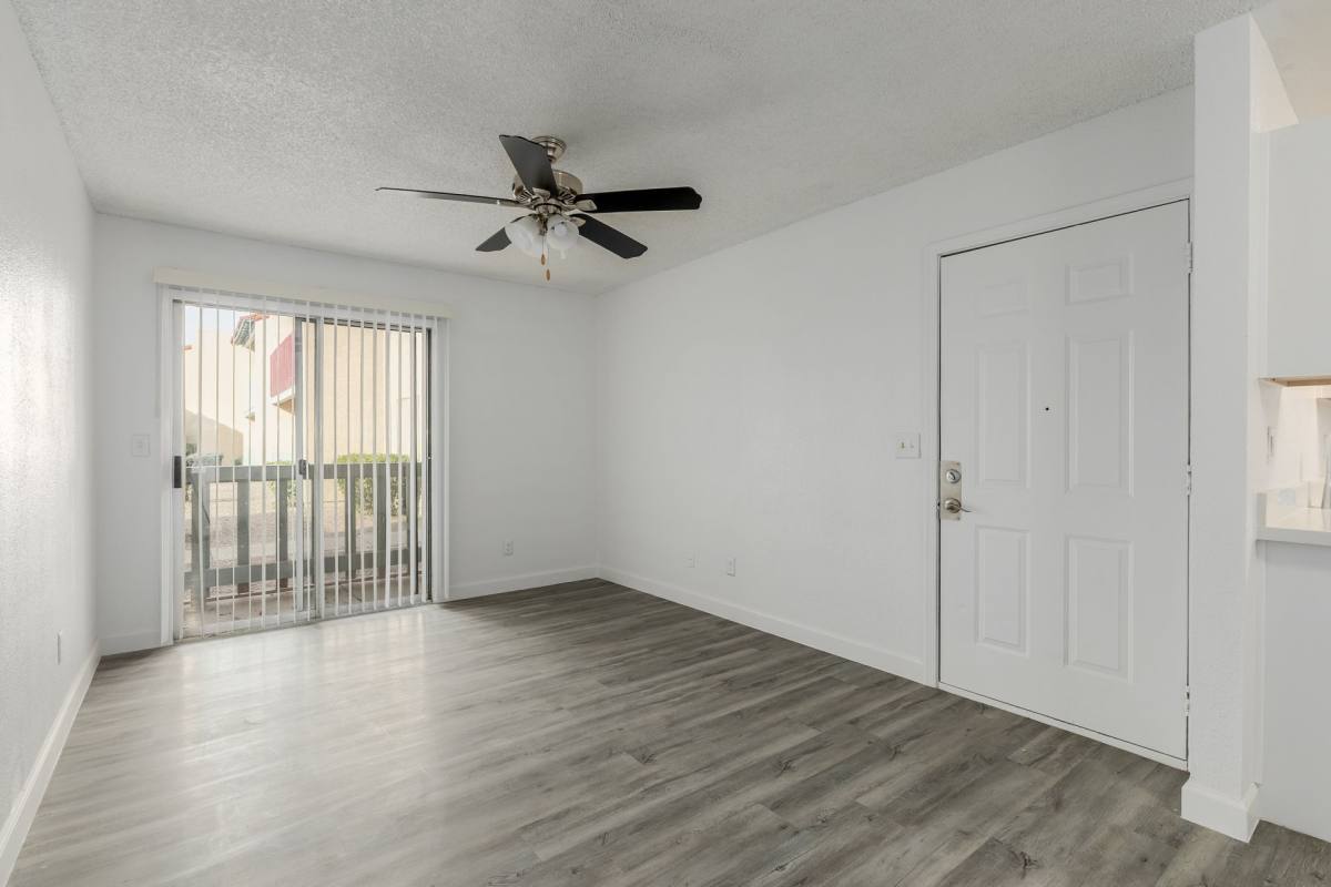 Apartment for rent at 27 E Corona Ave, Phoenix, AZ 85040
