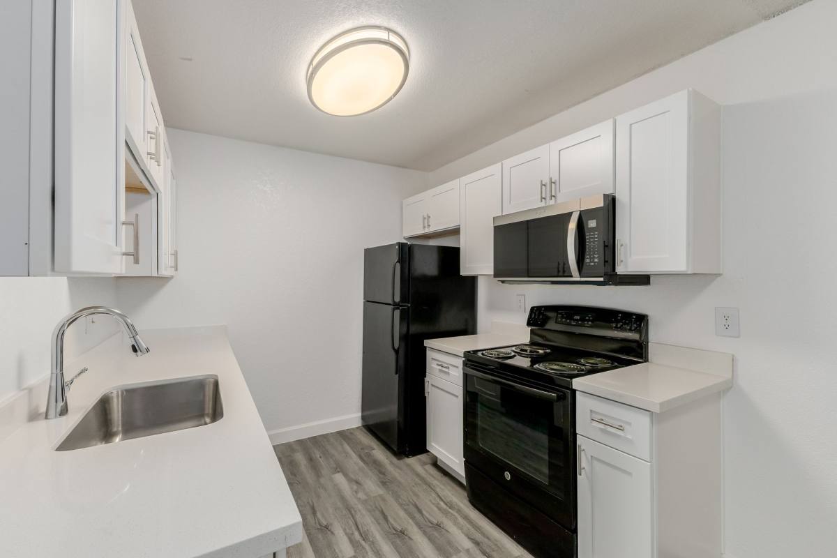 Apartment for rent at 27 E Corona Ave, Phoenix, AZ 85040