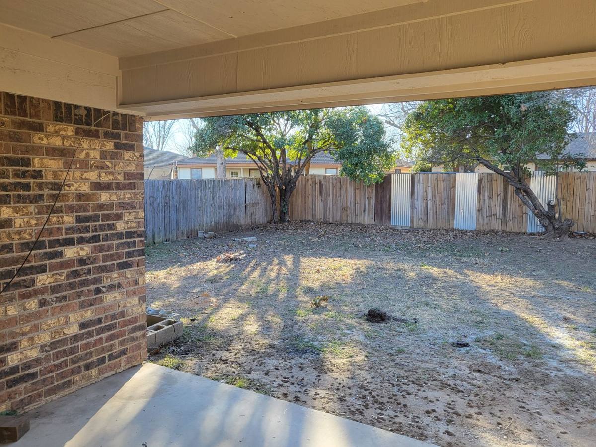 House for rent at 7404 Glen Haven Dr, Fort Worth, TX 76133