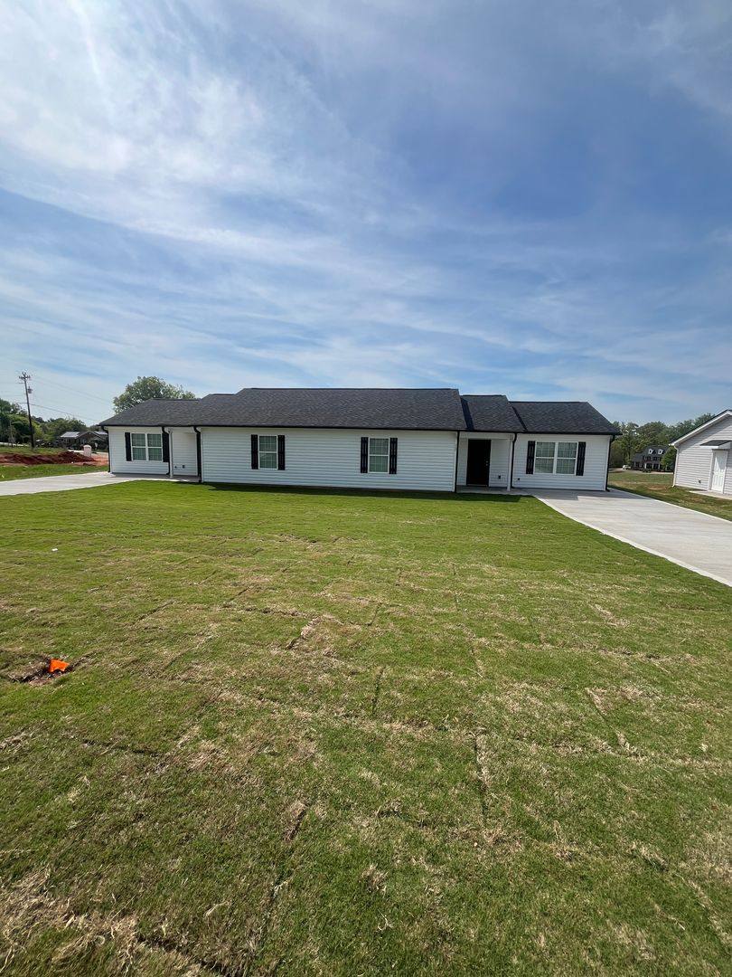 House for rent at 496 Bernice Snow Rd, Greer, SC 29651