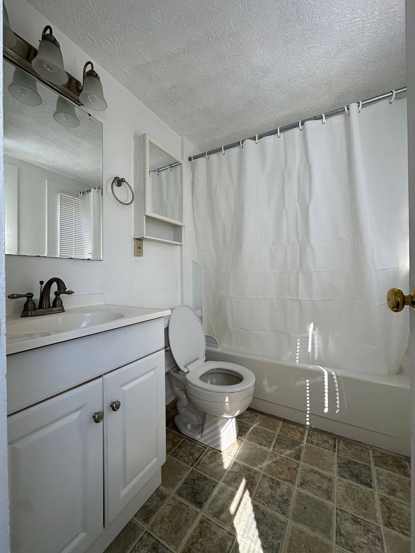 Apartment for rent at 402 S Cameron St, Winchester, VA 22601