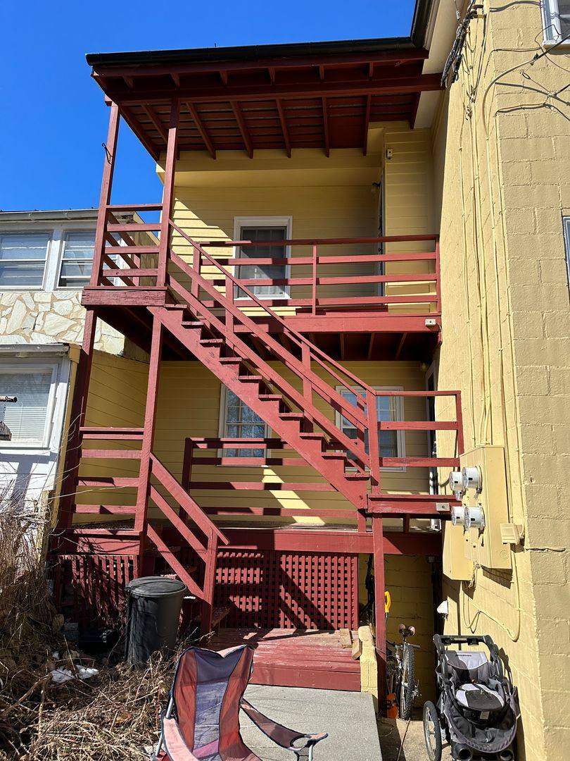 Apartment for rent at 402 S Cameron St, Winchester, VA 22601