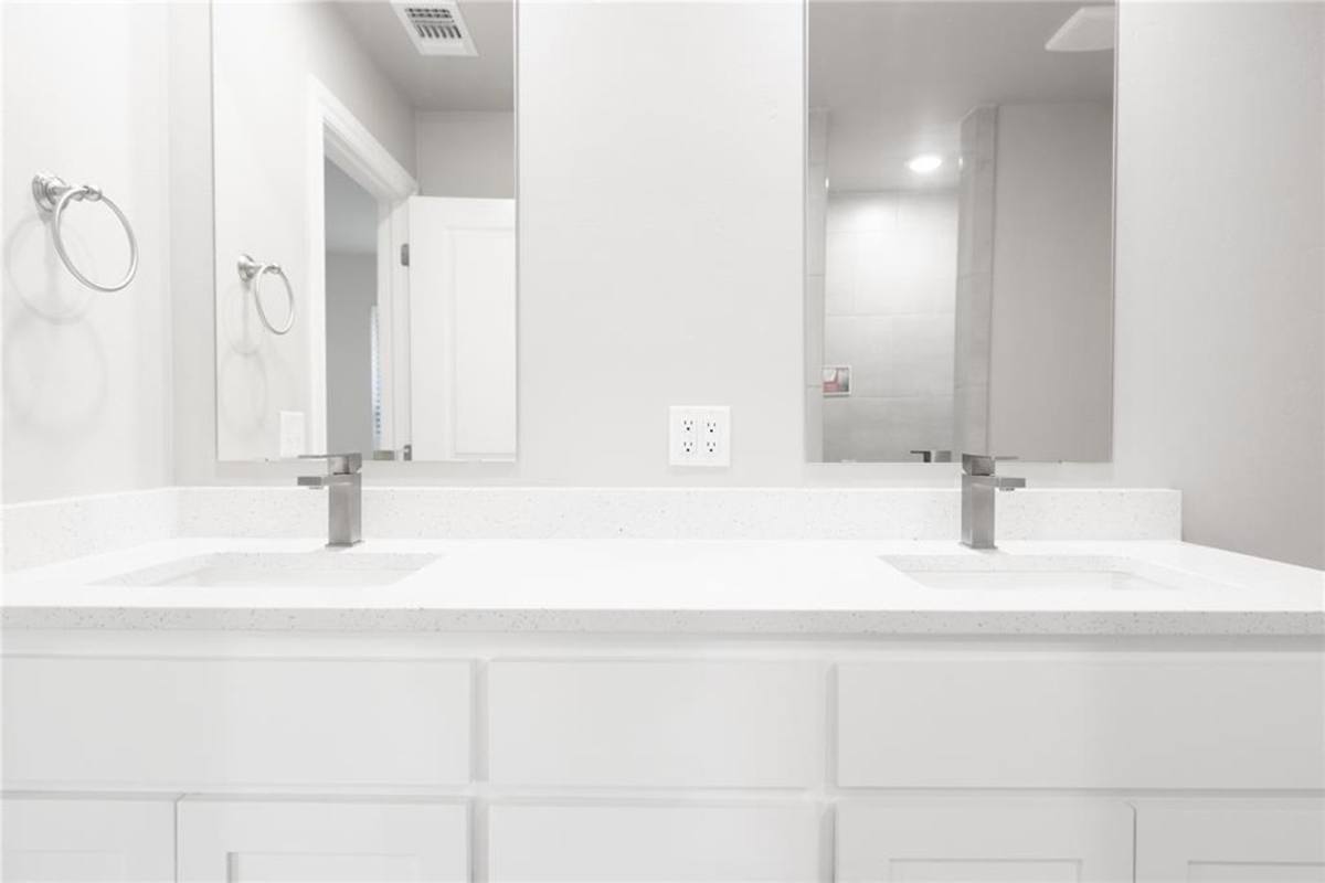 House for rent at 913 Westfall Dr, Choctaw, OK 73020
