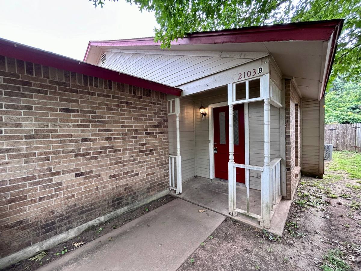 Apartment for rent at 2103 Courtney St, Austin, TX 78745