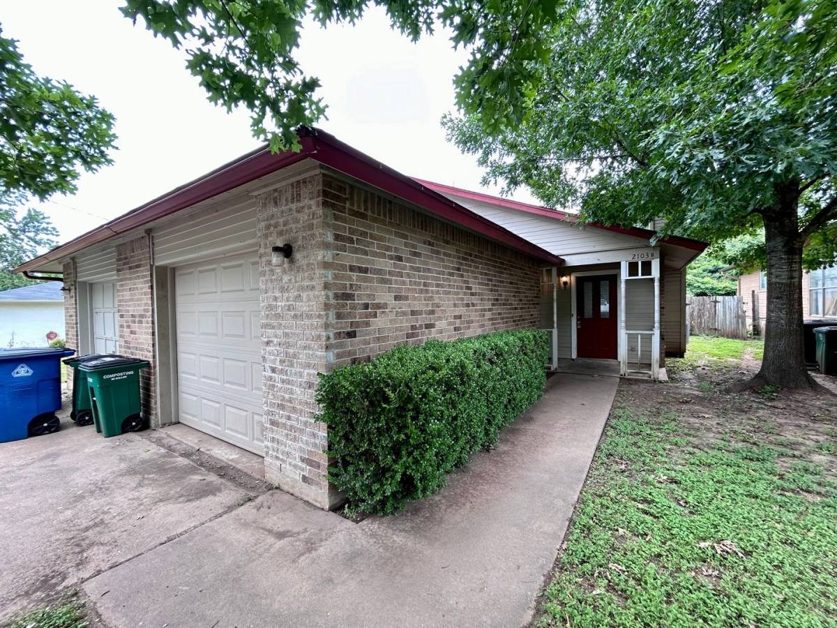 Apartment for rent at 2103 Courtney St, Austin, TX 78745