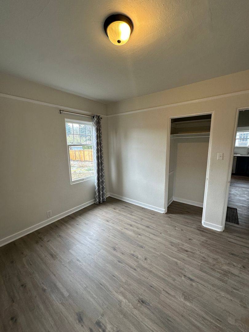 House for rent at 414 2nd Ave S, Kent, WA 98032
