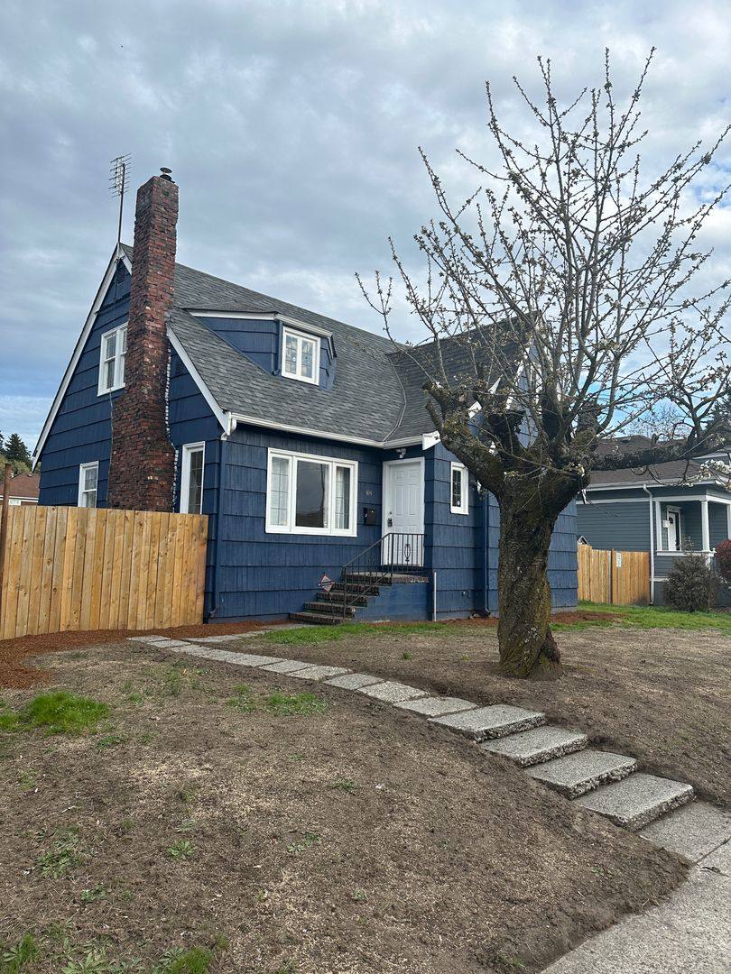 House for rent at 414 2nd Ave S, Kent, WA 98032