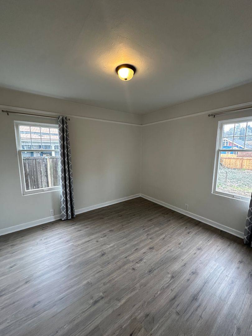 House for rent at 414 2nd Ave S, Kent, WA 98032