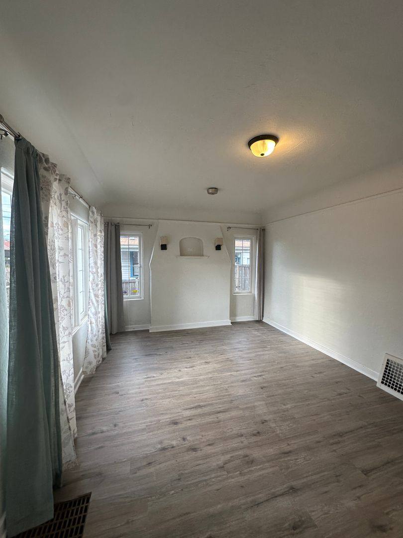 House for rent at 414 2nd Ave S, Kent, WA 98032