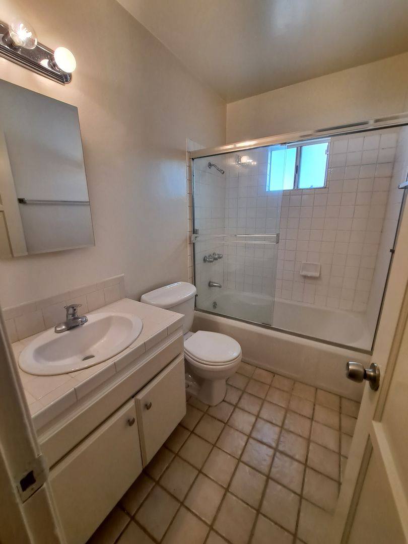 House for rent at 4430 Calhoun Ave, Sherman Oaks, CA 91423