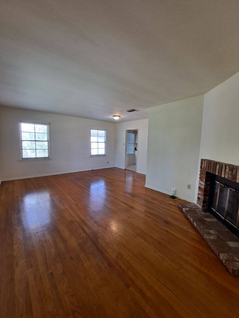 House for rent at 4430 Calhoun Ave, Sherman Oaks, CA 91423