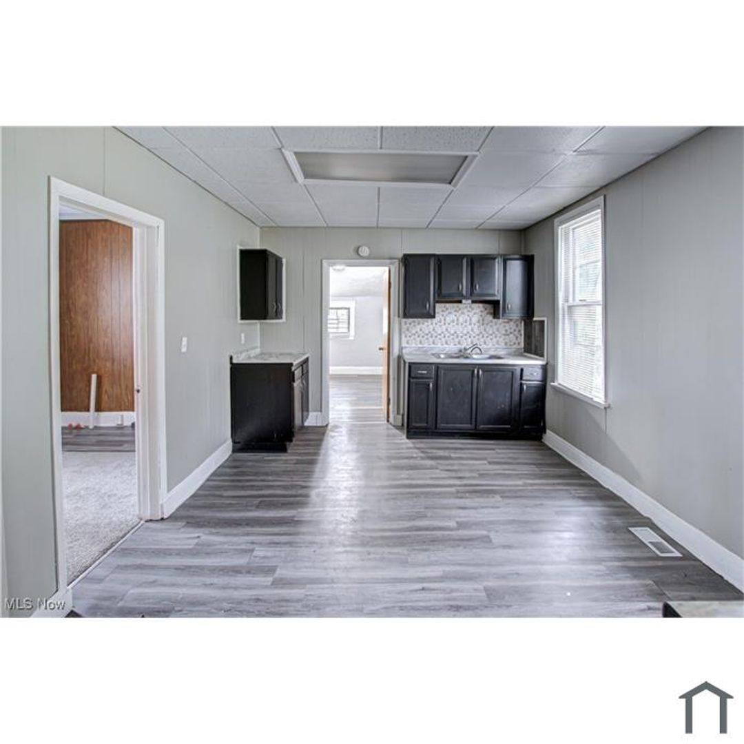 Apartment for rent at 5806 Bonna Ave, Cleveland, OH 44103