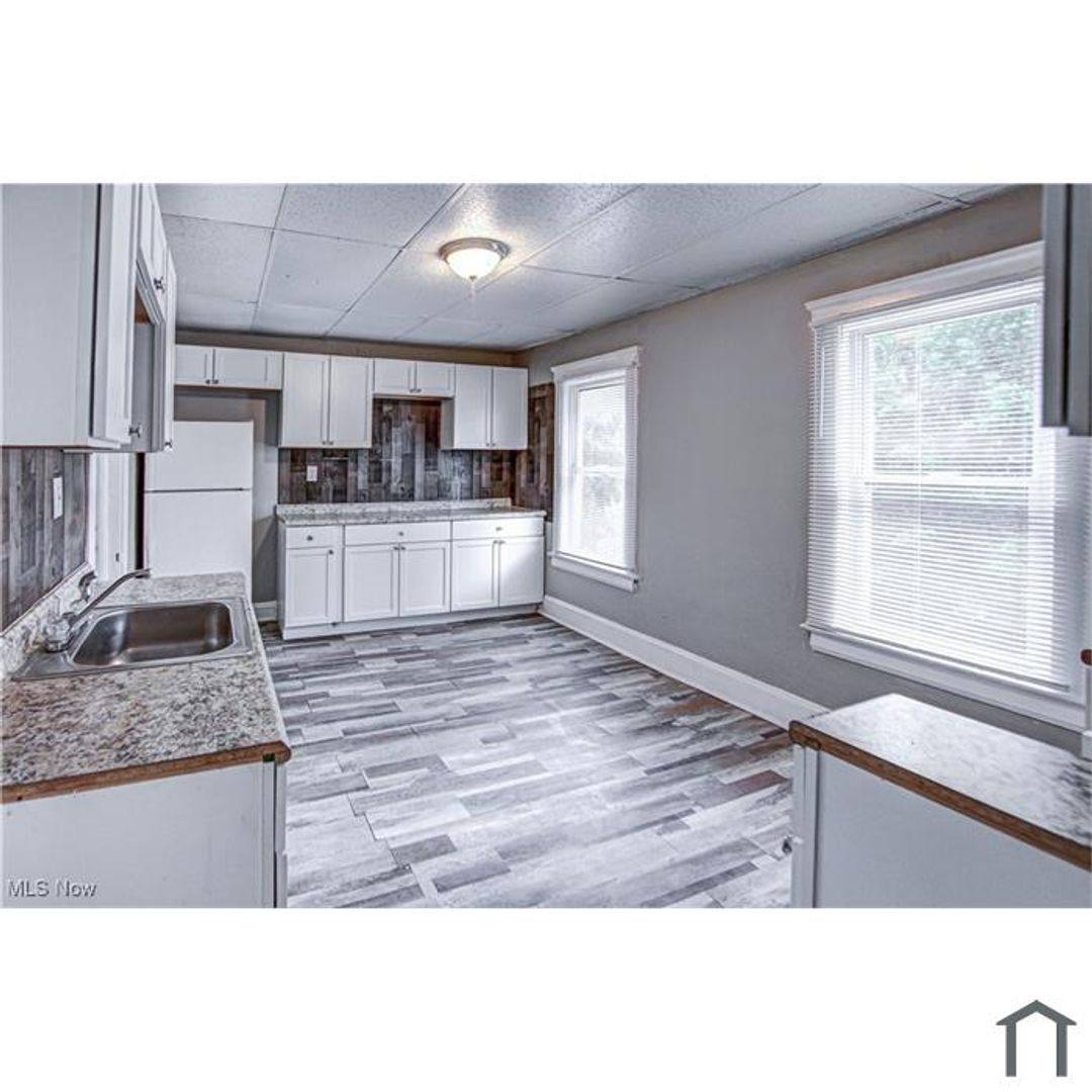 Apartment for rent at 5806 Bonna Ave, Cleveland, OH 44103