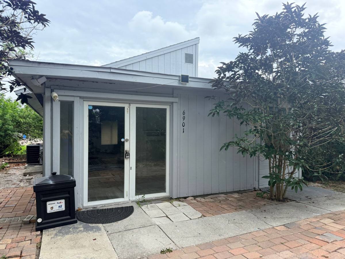 House for rent at 6901 Brentford Rd, Sarasota, FL 34241
