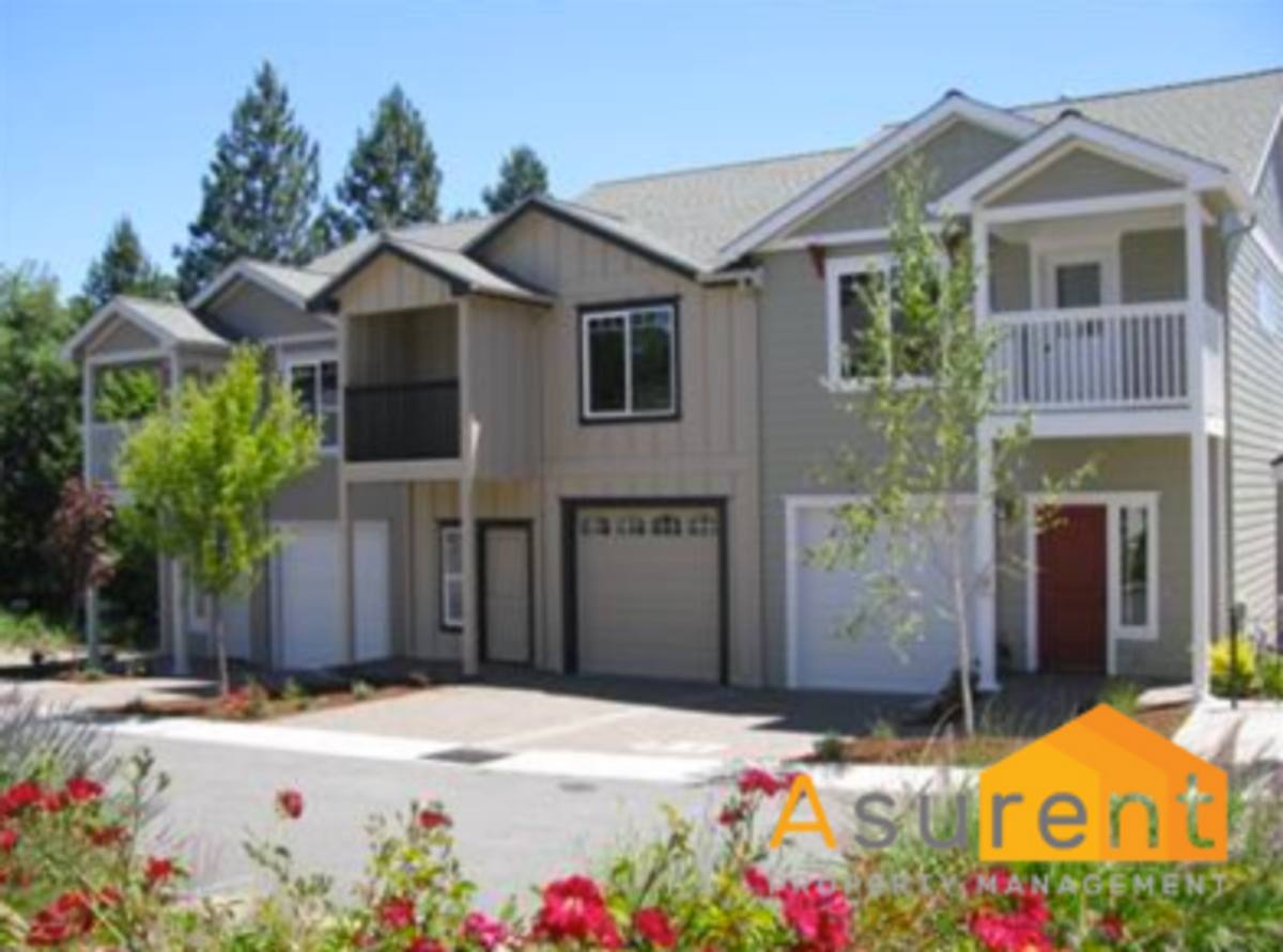 Townhouse for rent at 108 McCully Lane, Jacksonville, OR 97530