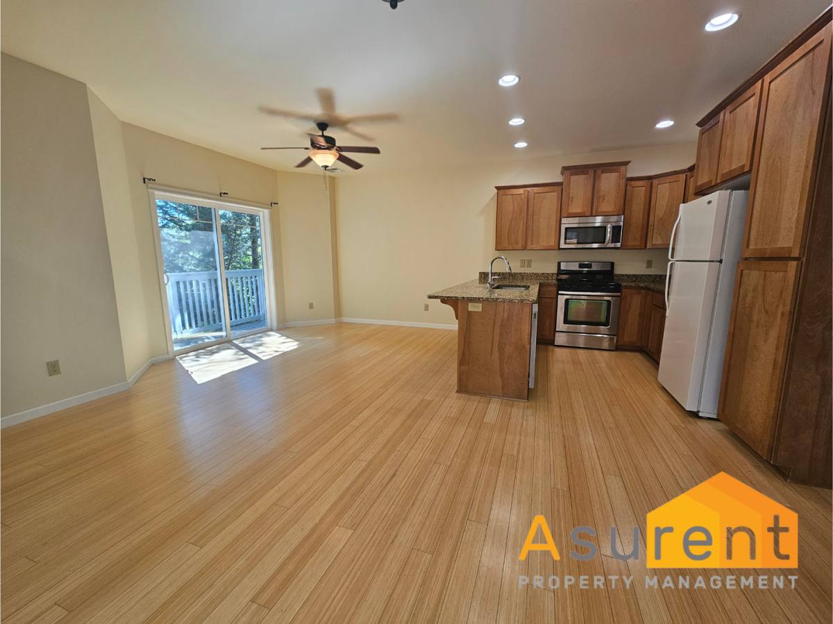 Townhouse for rent at 108 McCully Lane, Jacksonville, OR 97530