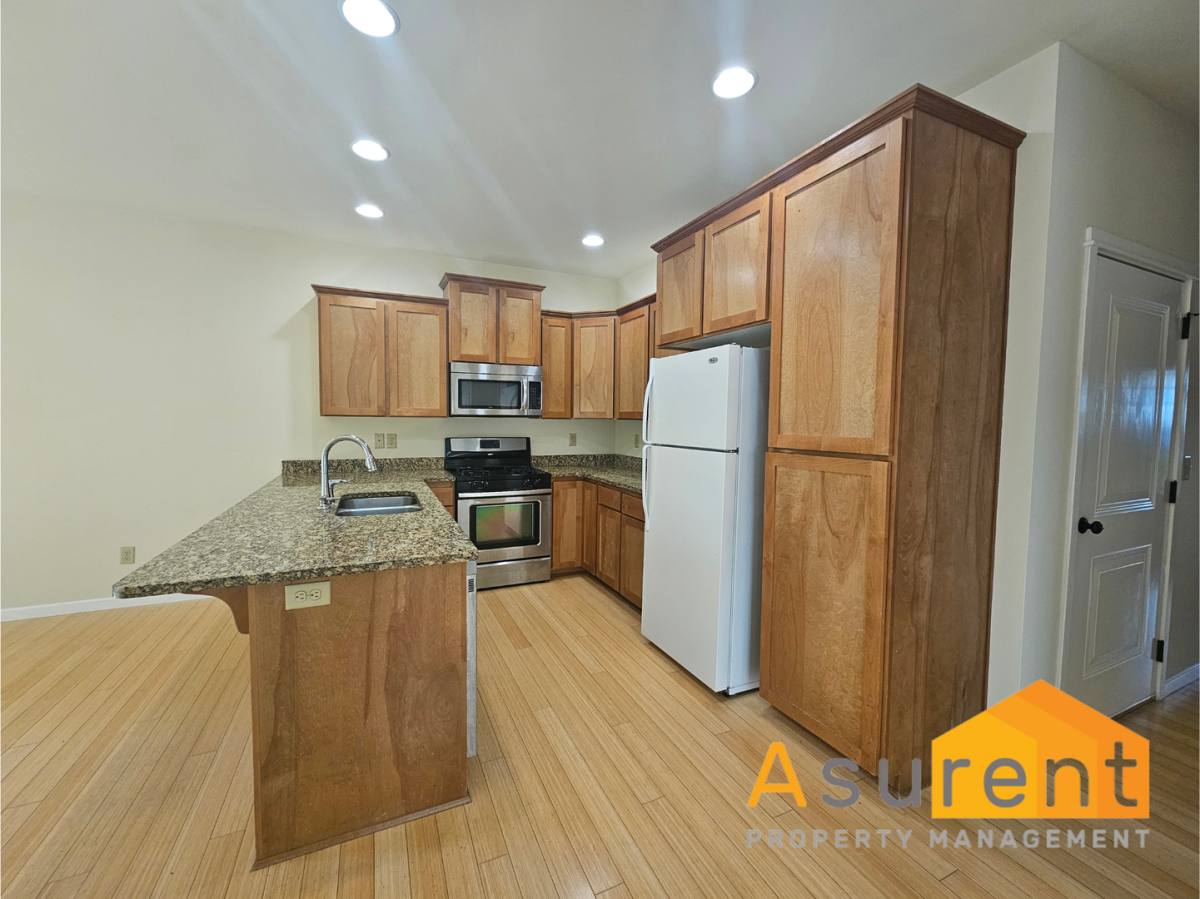 Townhouse for rent at 108 McCully Lane, Jacksonville, OR 97530