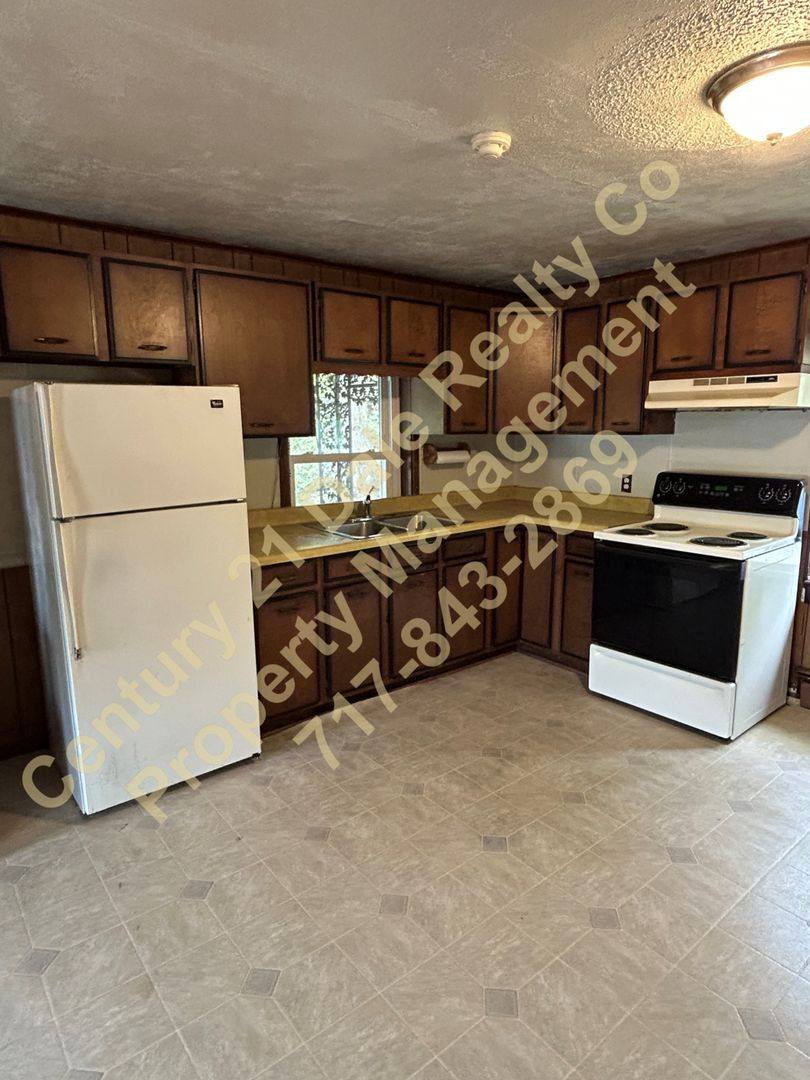 House for rent at 868 Ridge Rd, Airville, PA 17302