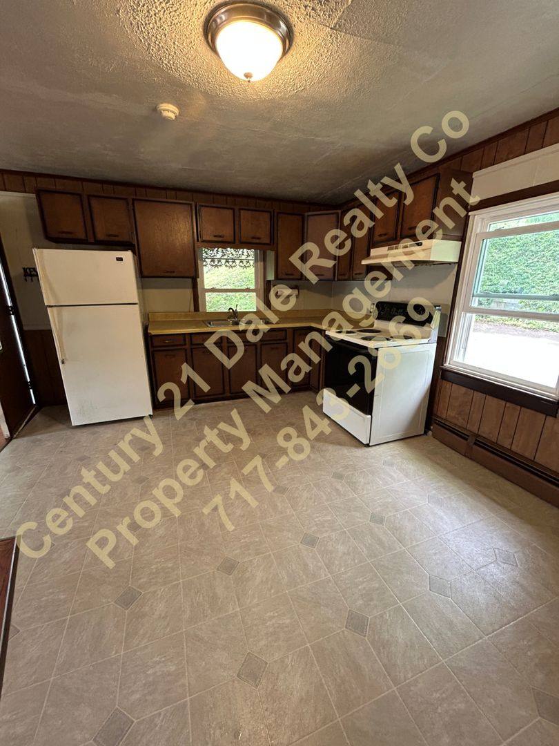 House for rent at 868 Ridge Rd, Airville, PA 17302