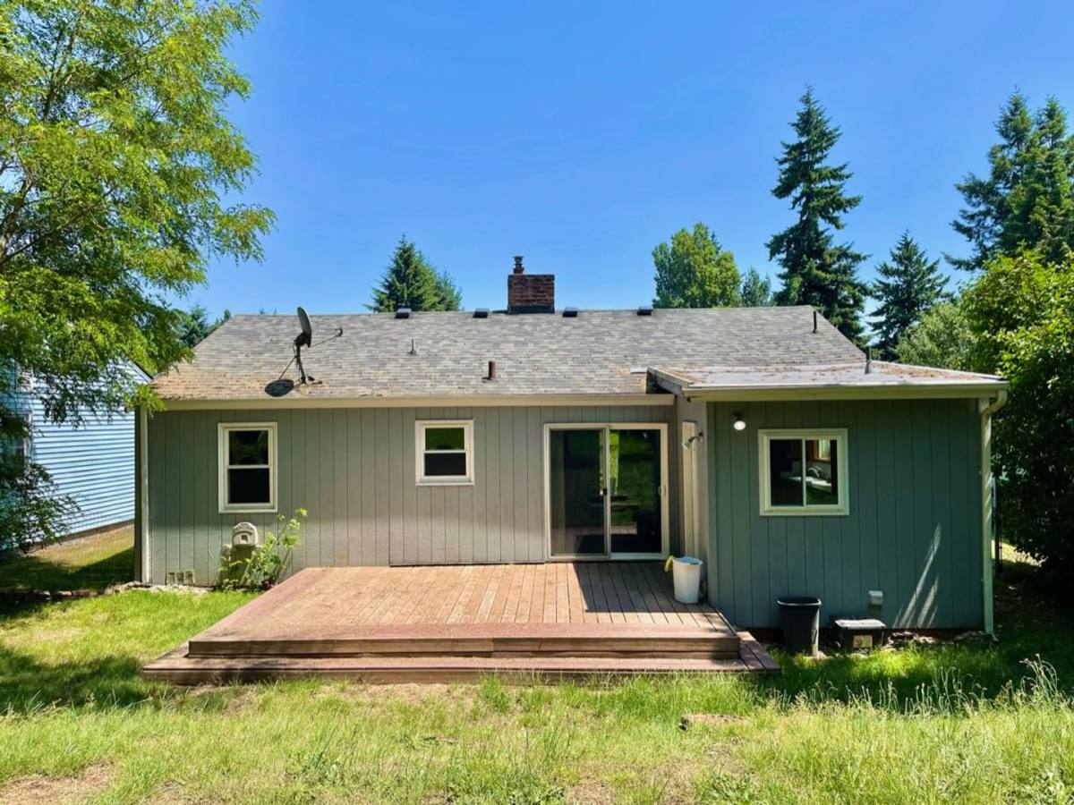 House for rent at 11721 Roosevelt Way NE, Seattle, WA 98125