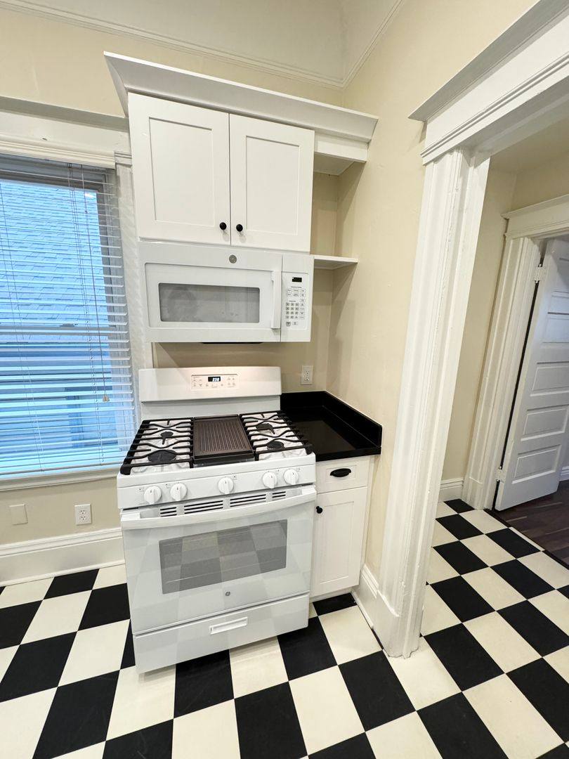 Apartment for rent at 2215 P St, Sacramento, CA 95816
