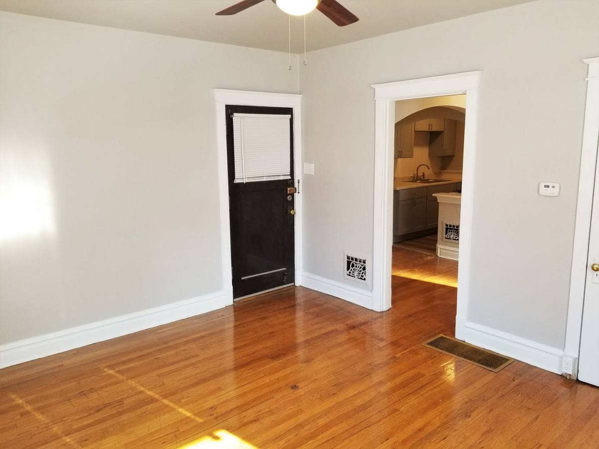 Apartment for rent at 4048-52 Giles Ave, Saint Louis, MO 63116