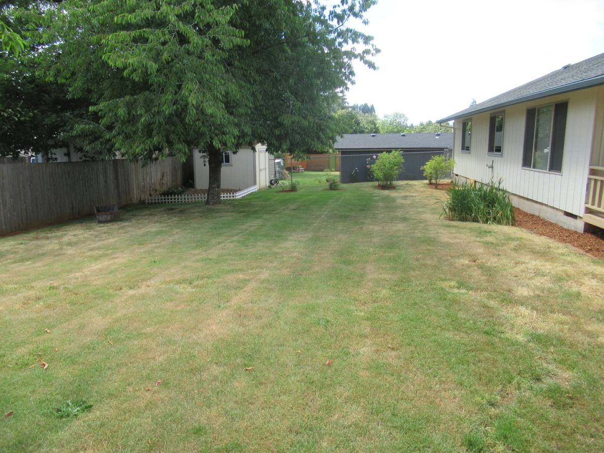 House for rent at 450 Lori Ave SE, Salem, OR 97302