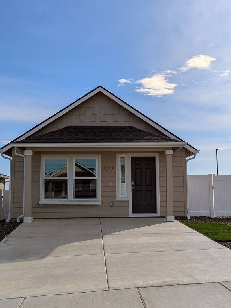 House for rent at 3731 S Quay St, Kennewick, WA 99338