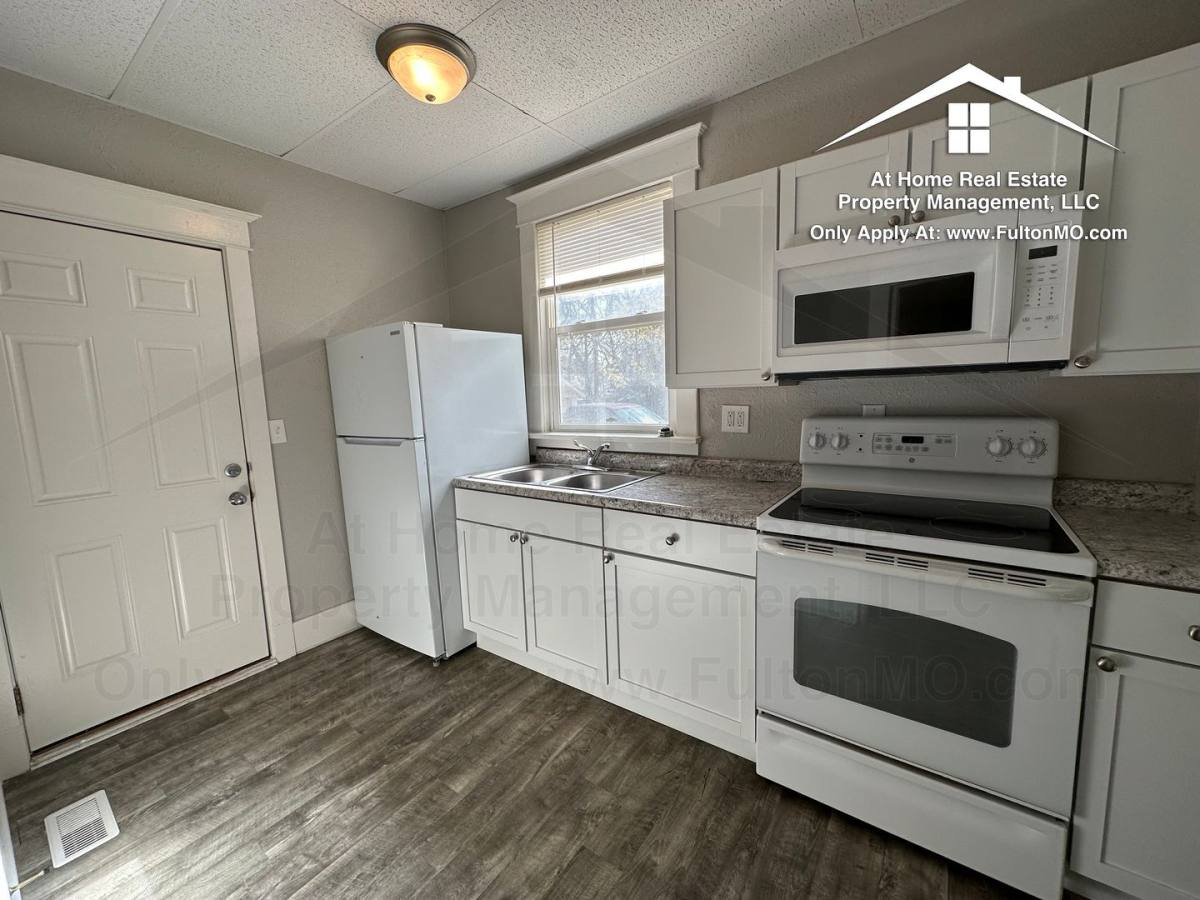 Apartment for rent at 1016 Bluff St, Fulton, MO 65251