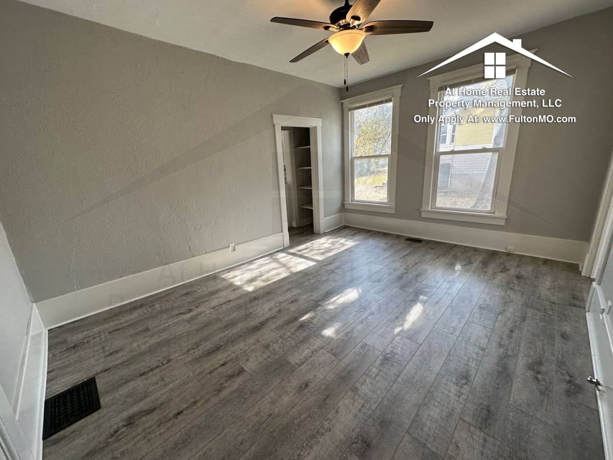 Apartment for rent at 1016 Bluff St, Fulton, MO 65251