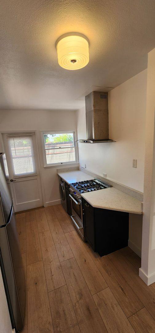 Apartment for rent at 921-923 9th St, Coronado, CA 92118