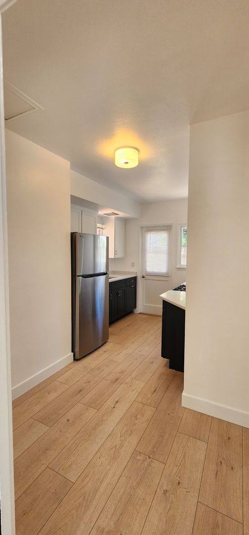 Apartment for rent at 921-923 9th St, Coronado, CA 92118